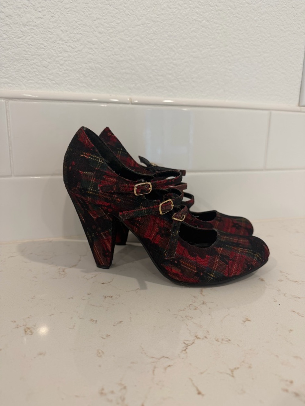 MIA Red Plaid Triple-Strap Mary Jane Heels Size 8.5
